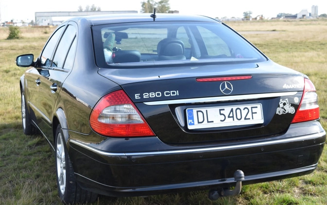 Mercedes-Benz Klasa E cena 26900 przebieg: 332000, rok produkcji 2007 z Legnica małe 596